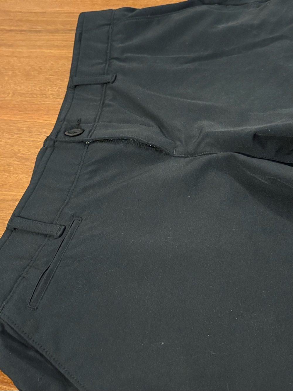 Under Armour Women’s Size 12 HeatGear Golf Shorts Lot of 2 - Picture 9 of 14
